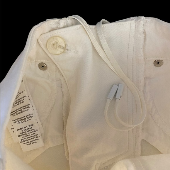 Good American White Ankle Crop Jeans - Picture 8 of 9